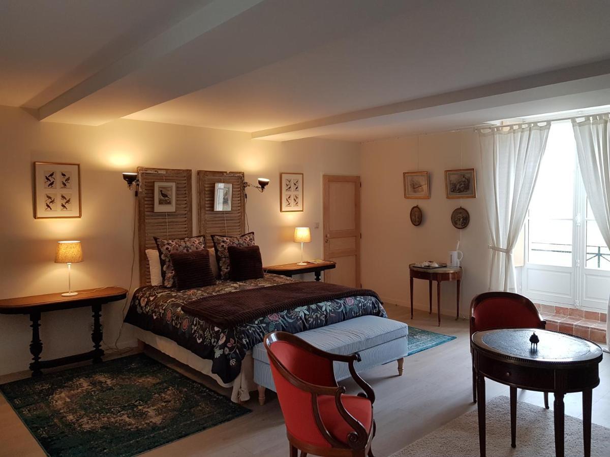 Le Manoir Du Ribardon Bed & Breakfast Neuvy-au-Houlme Екстериор снимка