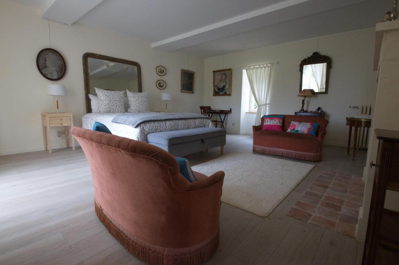 Le Manoir Du Ribardon Bed & Breakfast Neuvy-au-Houlme Екстериор снимка